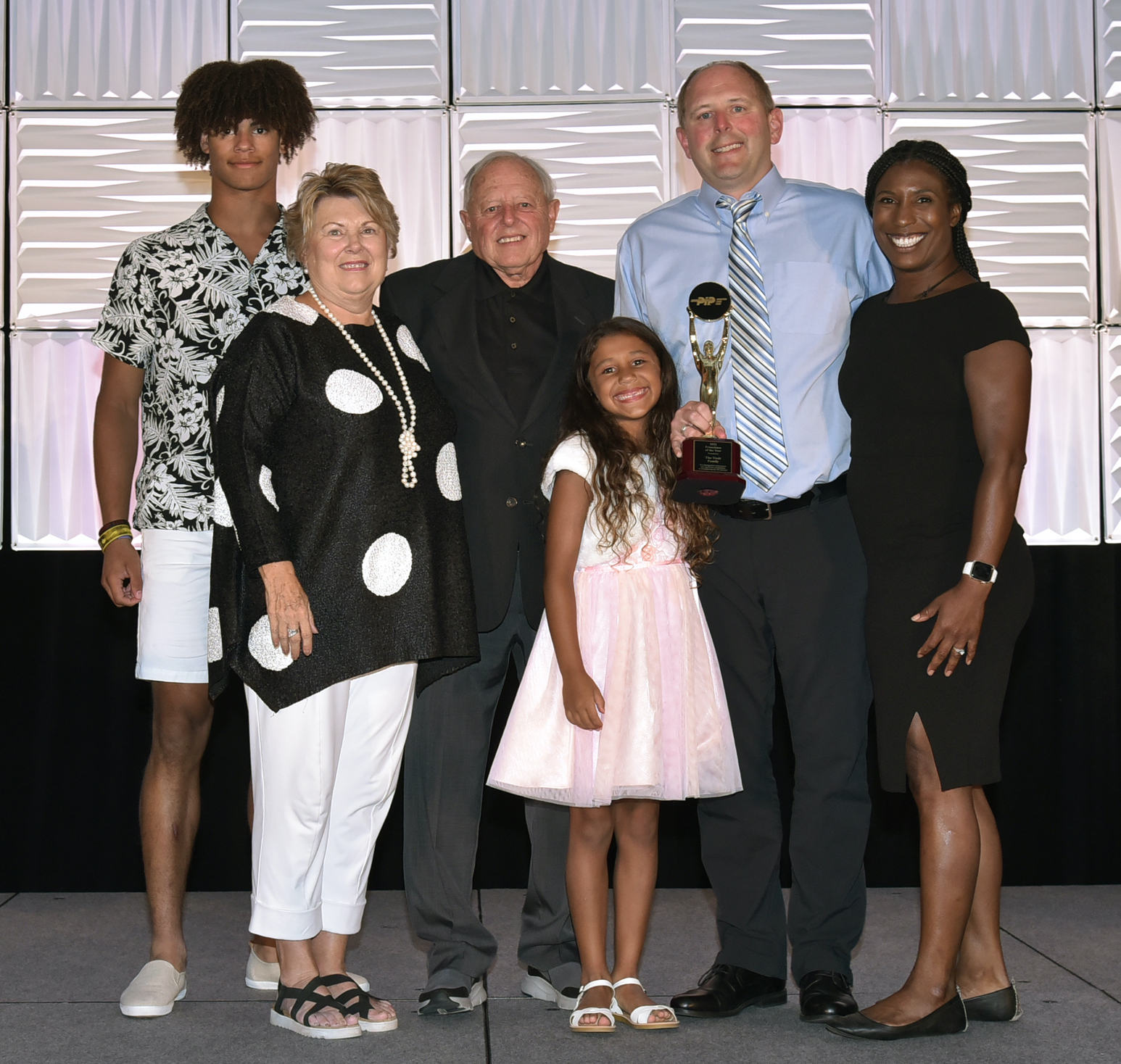 TiedtFamily2022_FOY_5x7.jpg TiedtFamily2022_FOY_5x7.jpg
